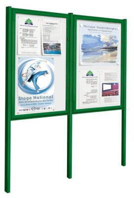 Venkovní vitrína na sloupku